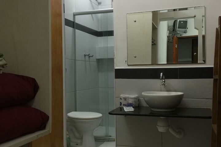 Room 66 of 94