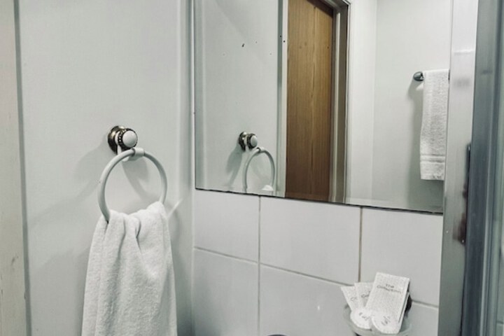 Room 32 of 39