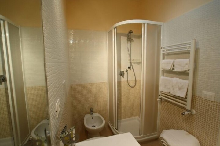 Room 53 of 87