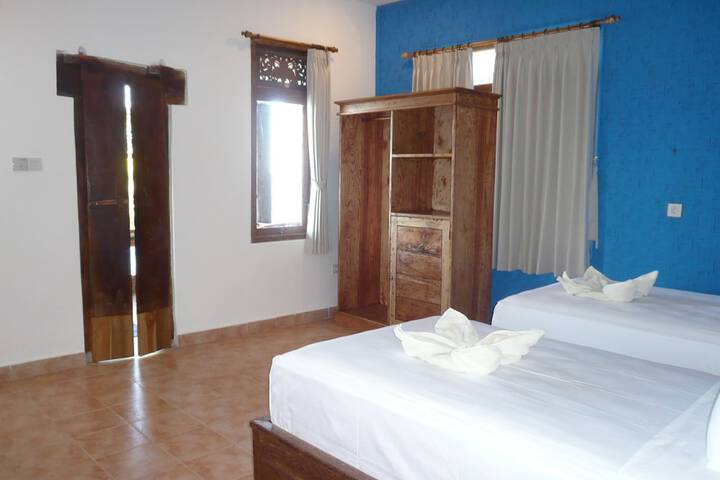 Room 12 of 119