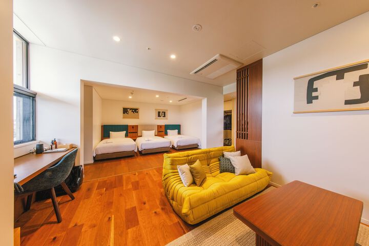 Room 53 of 117