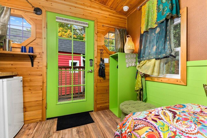Room 64 of 152