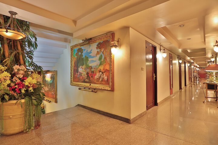 Ballroom/Hall 53 of 70