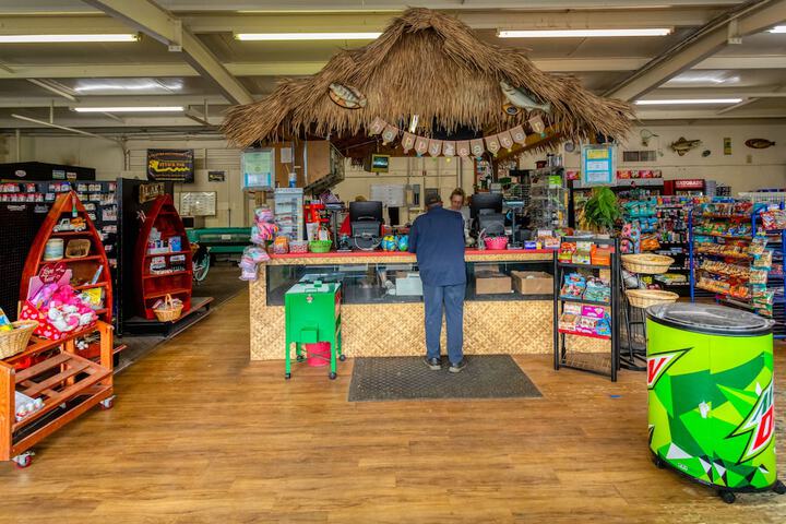 Hotel Interior 4 of 124