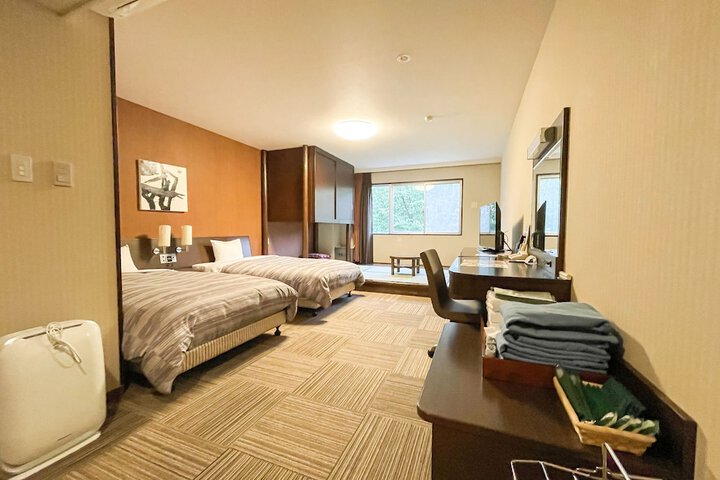 Room 3 of 48