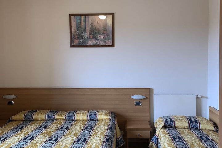 Room 15 of 62