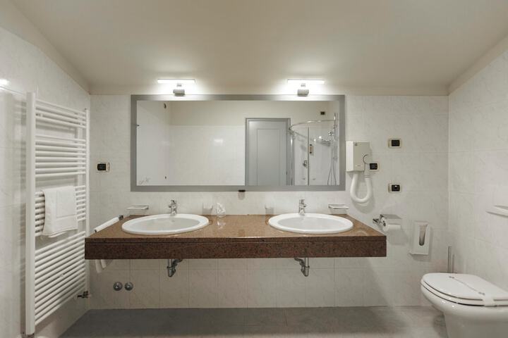 Room 35 of 72