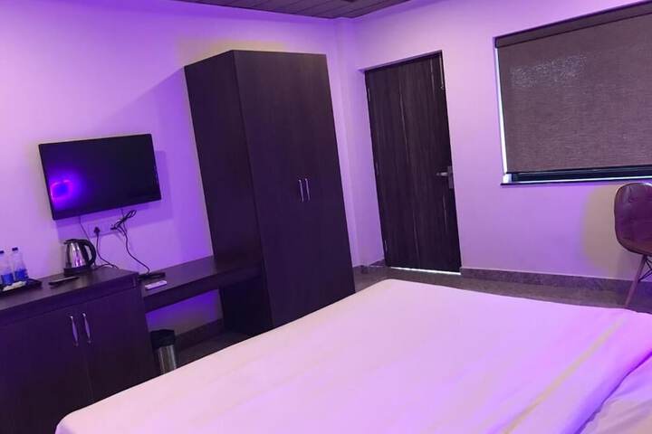 Room 4 of 53