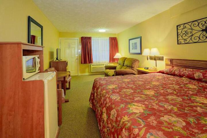 Standard Double Room (1 of 7)