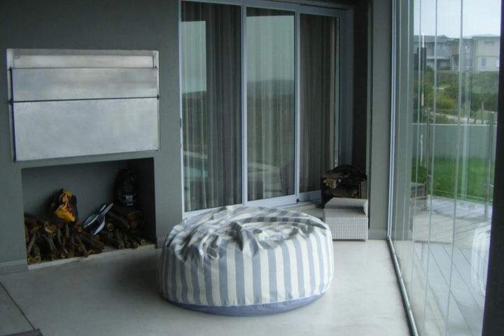 Room 4 of 15