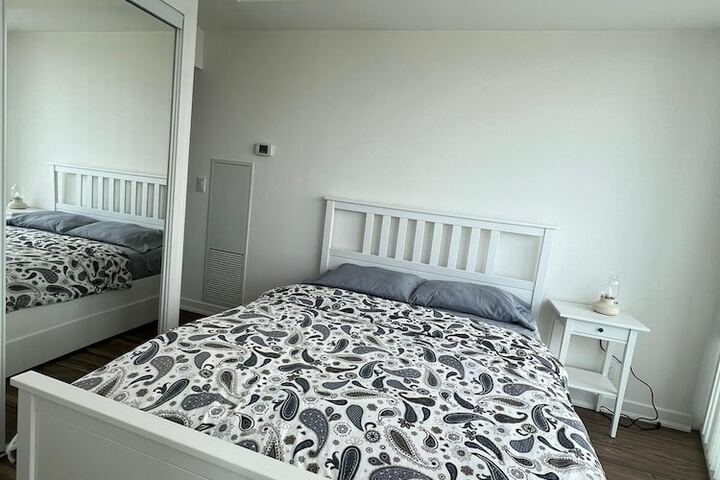 Room 16 of 90