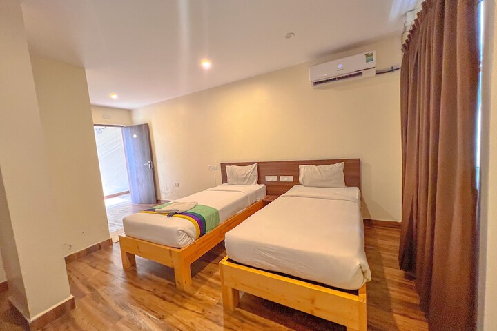 Room 8 of 22