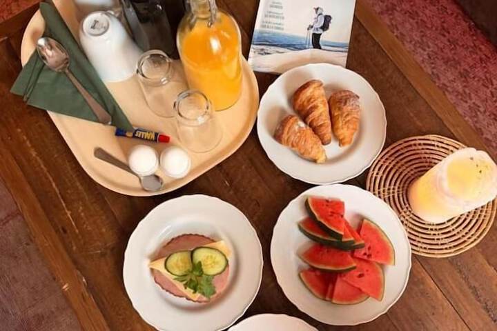 Breakfast/Coffee Service 27 of 36