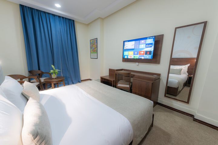 Room 5 of 27