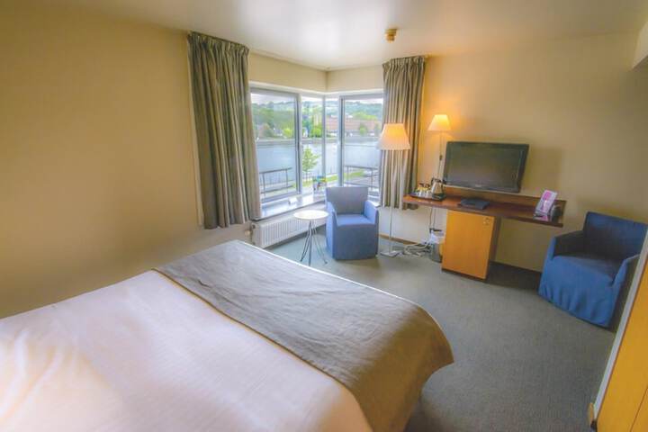 Room 9 of 36