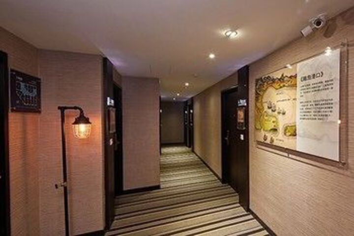 Ballroom/Hall 26 of 31