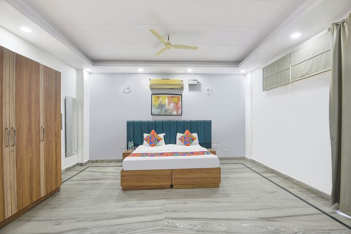 Room 21 of 28