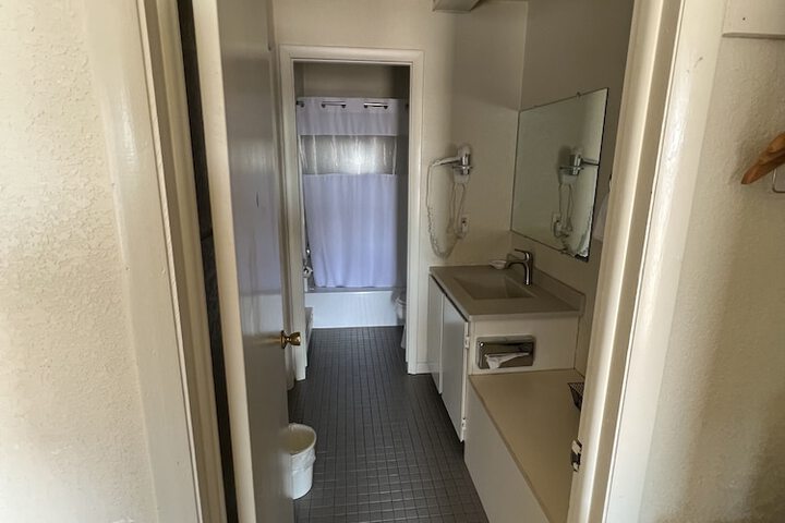 Room 12 of 22