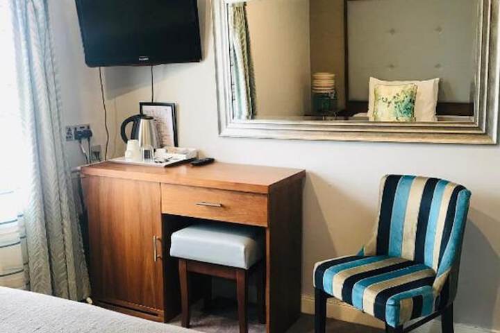 Room 34 of 73