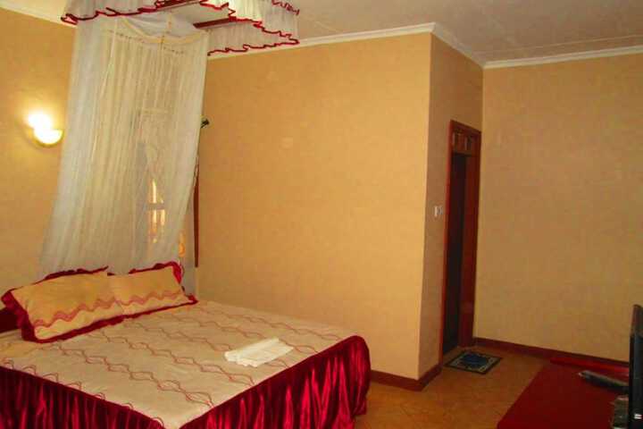 Room 7 of 15