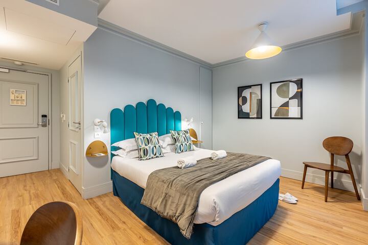 Room 12 of 30