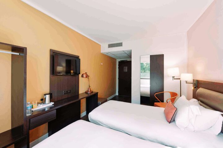 Room 25 of 113