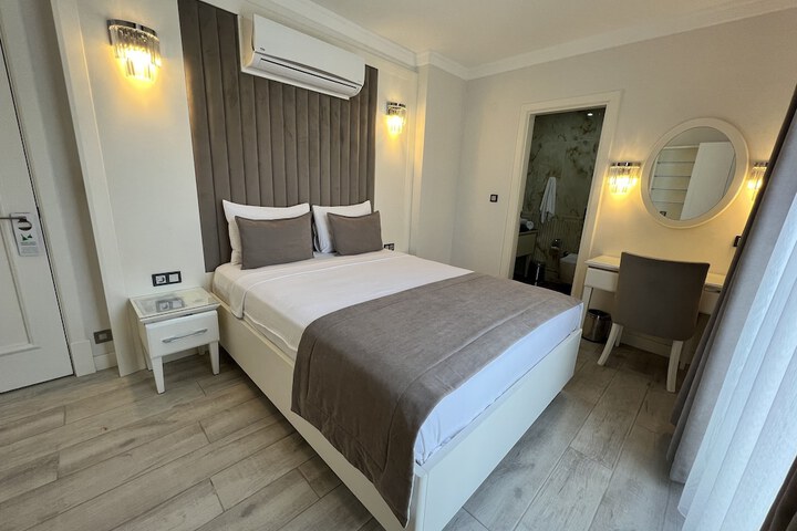 Room 35 of 107