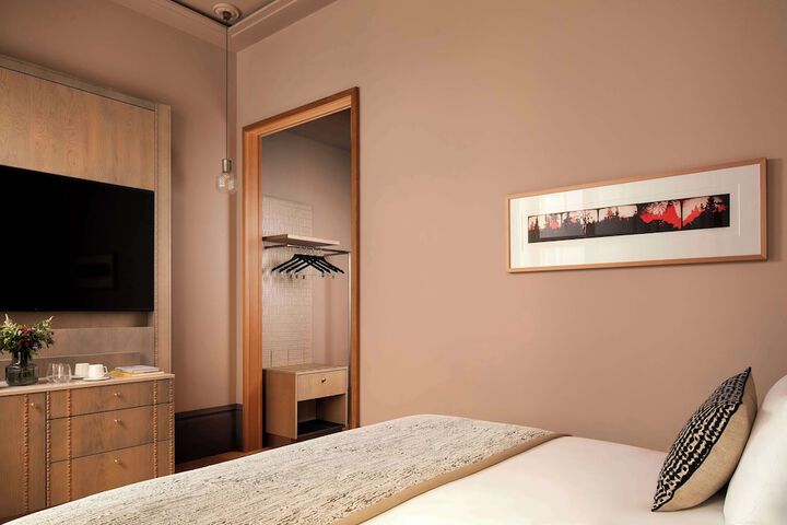 Room 44 of 68