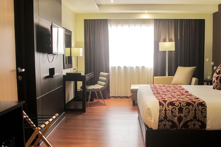Room 14 of 32