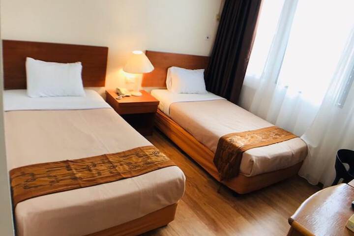 Room 10 of 38