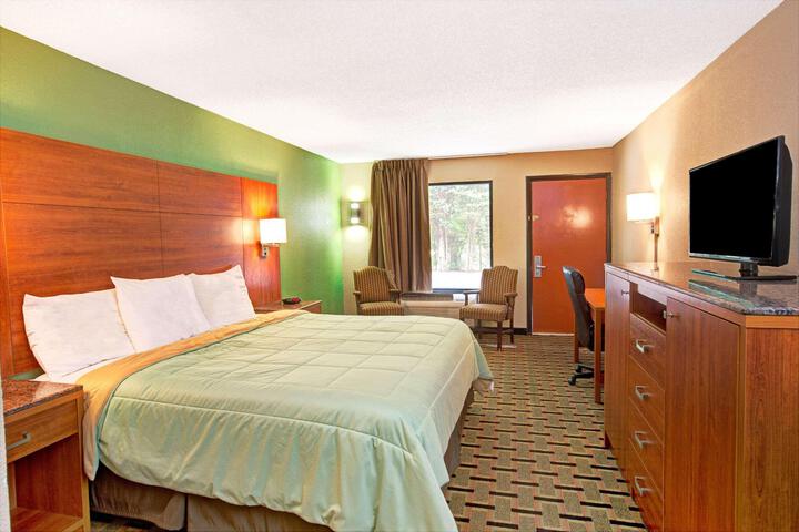 1 King Bed (7 of 15)