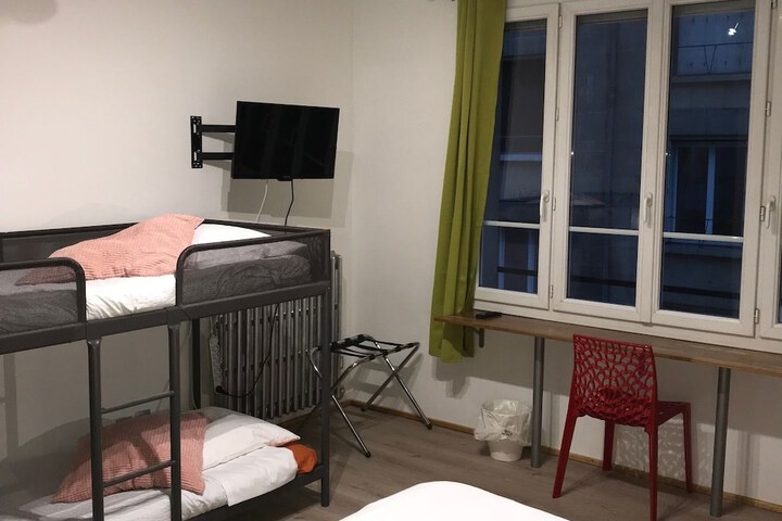 Room 10 of 22