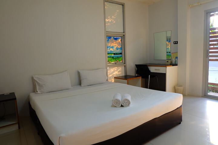 Room 9 of 21