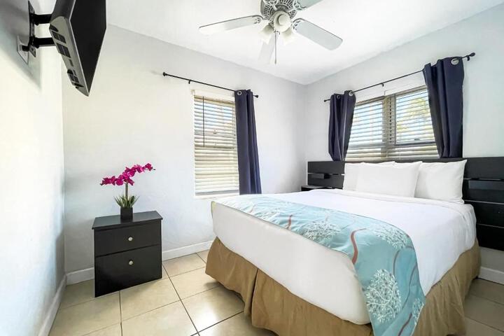 Superior King Bed (4 of 7)