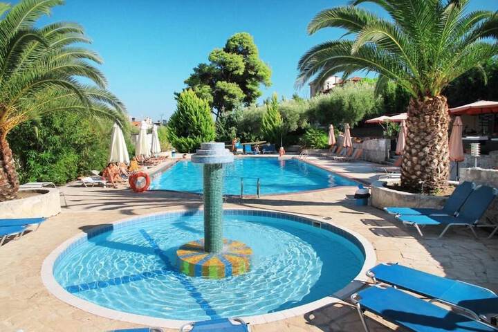 Pool 2 of 10