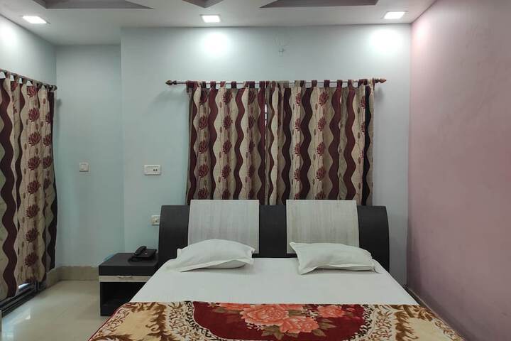 Room 12 of 25