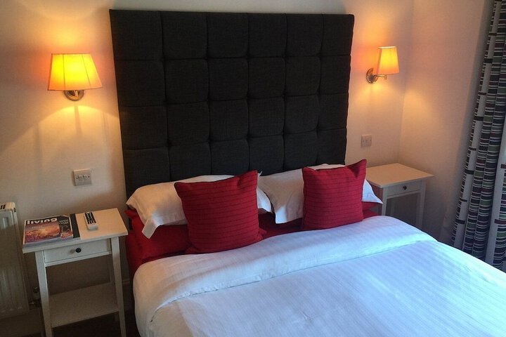 Room 4 of 6