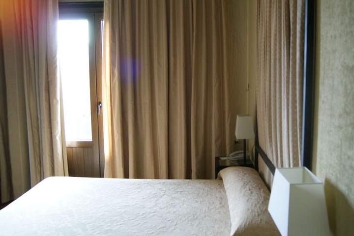 Room 4 of 48