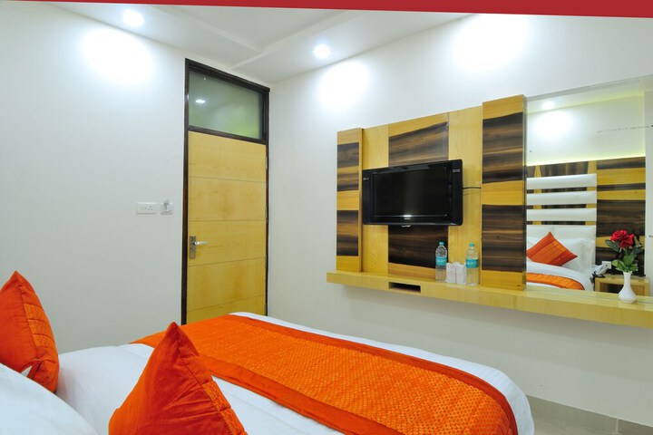 Room 14 of 36