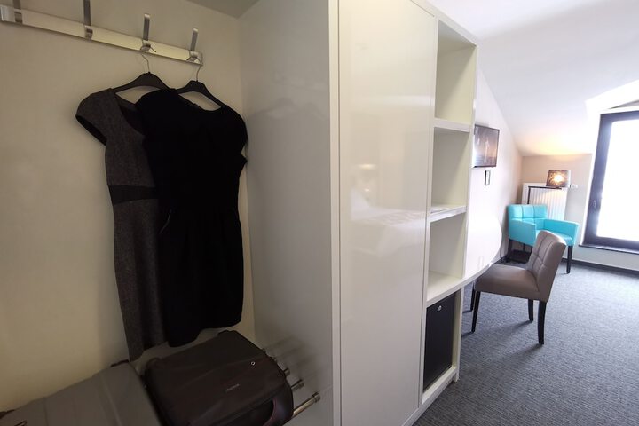 Room 4 of 57
