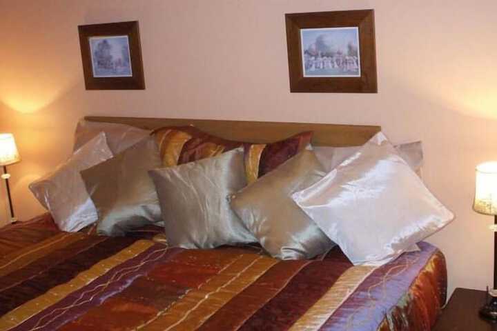 Room 5 of 18