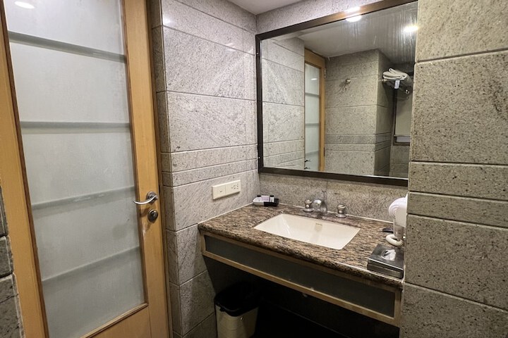 Room 20 of 40