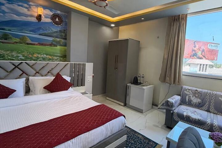 Room 16 of 40