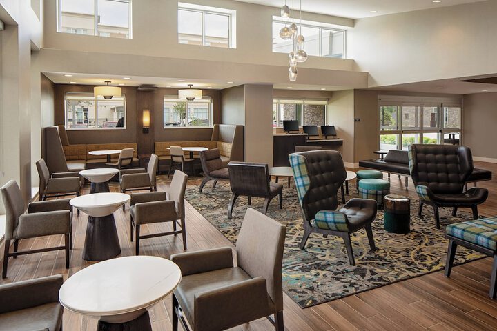 Lobby lounge