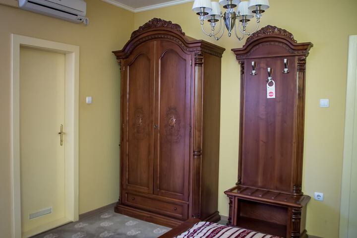 Room 18 of 39