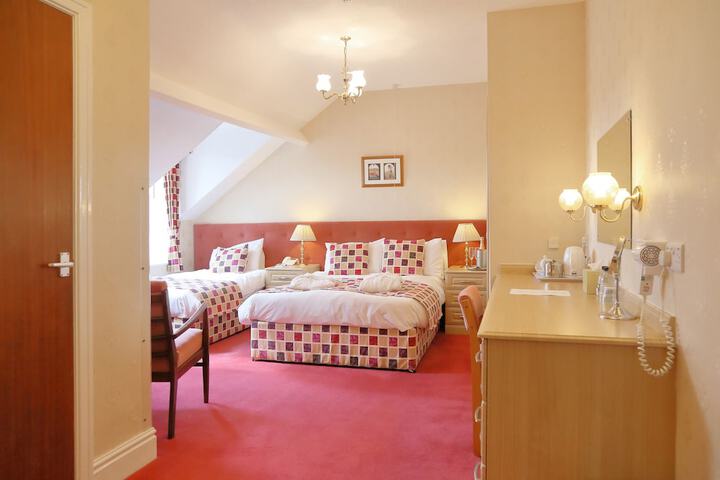 Room 26 of 104
