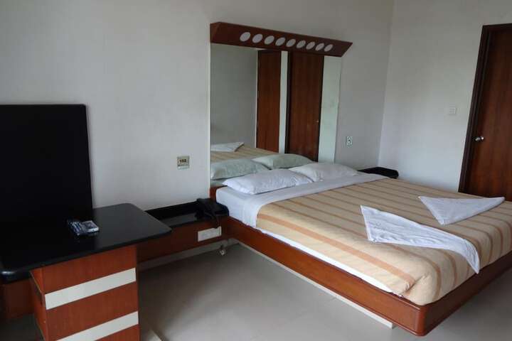 Room 11 of 41