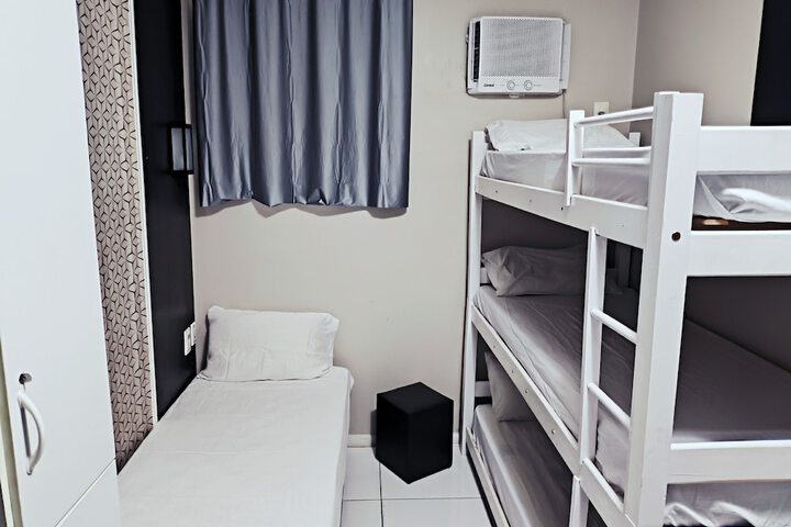 Room 9 of 31