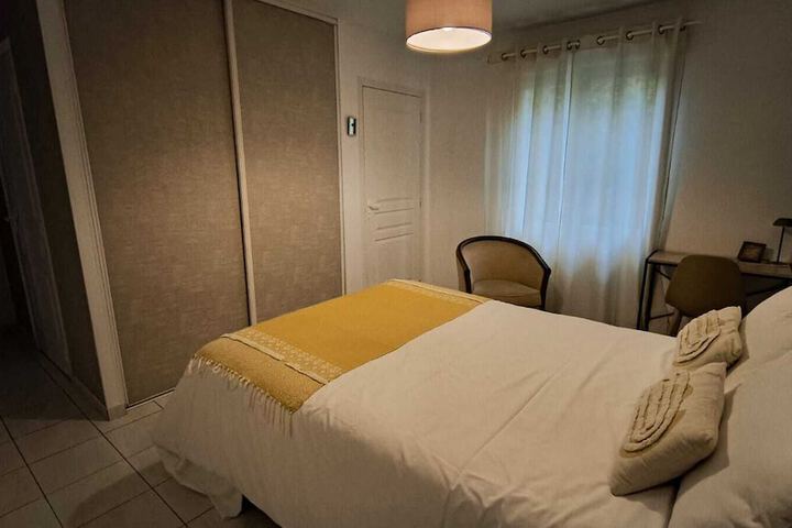 Room 24 of 52
