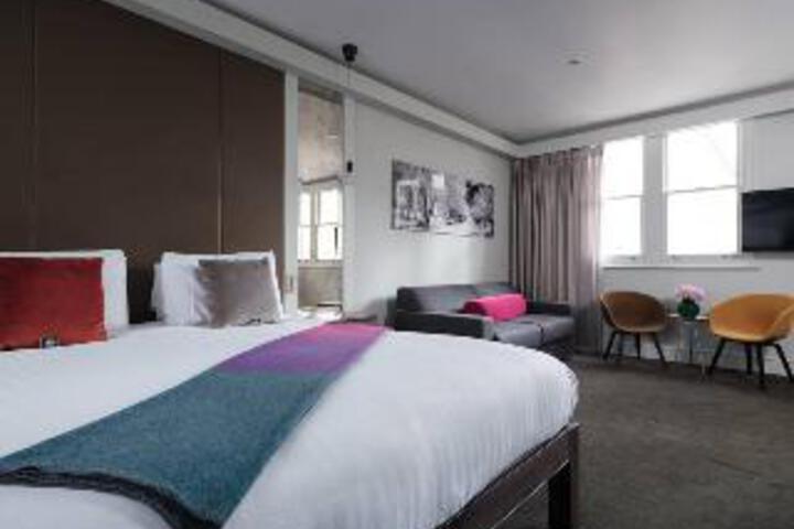 Room 16 of 22